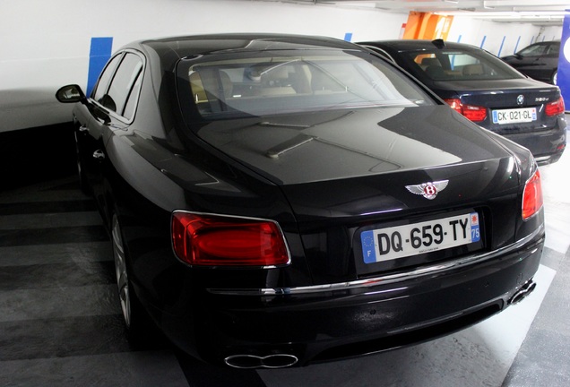 Bentley Flying Spur V8