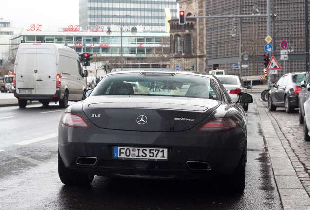 Mercedes-Benz SLS AMG