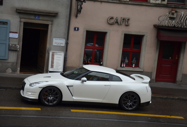 Nissan GT-R 2012