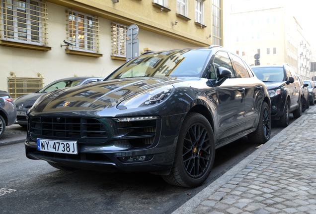 Porsche 95B Macan GTS