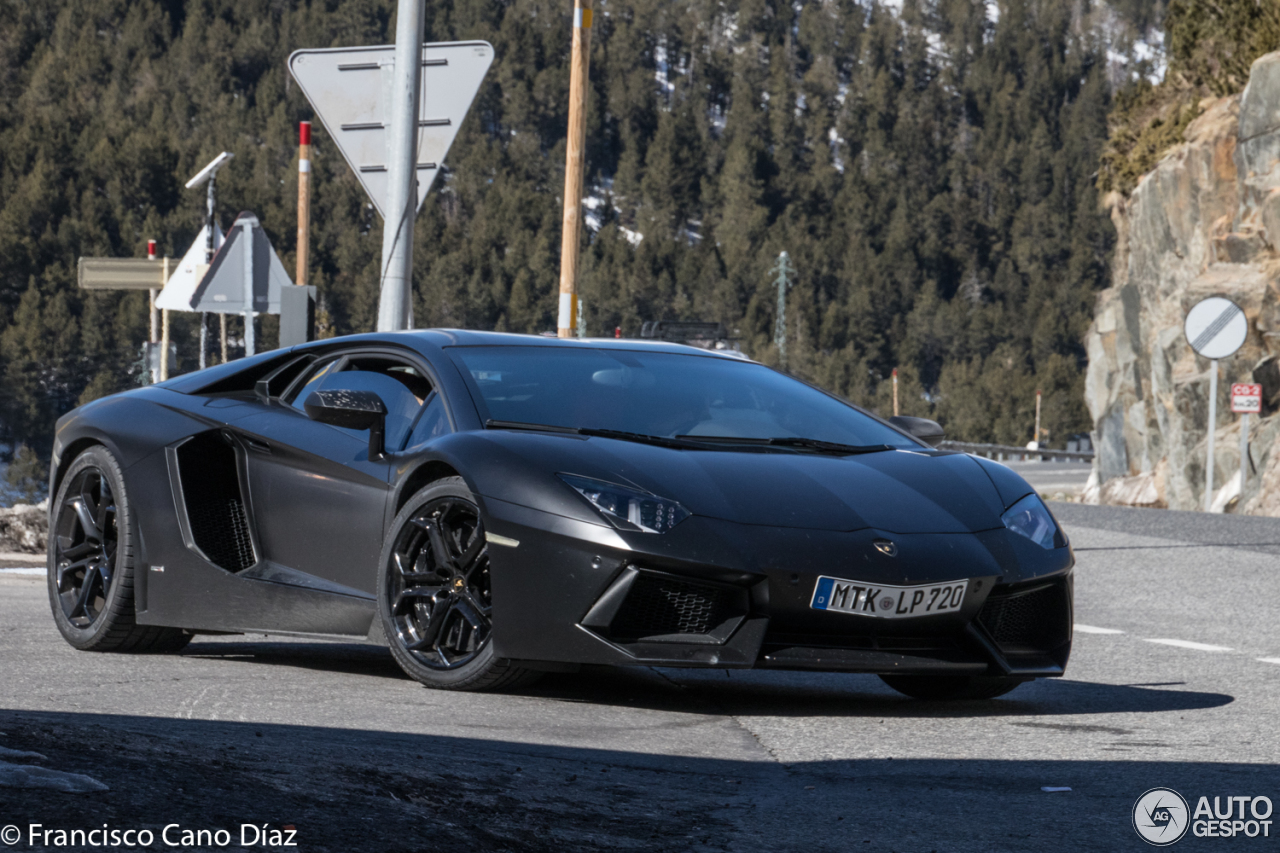 Lamborghini Aventador LP700-4