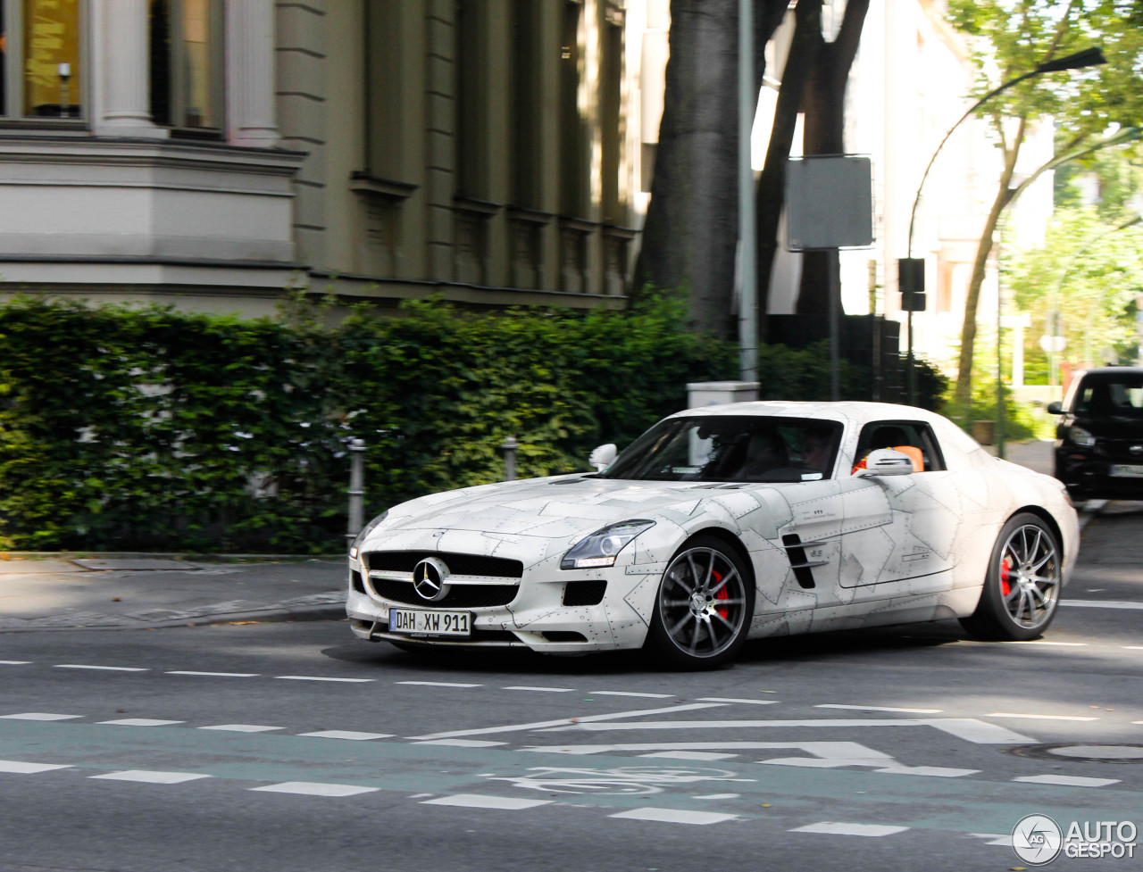 Mercedes-Benz SLS AMG