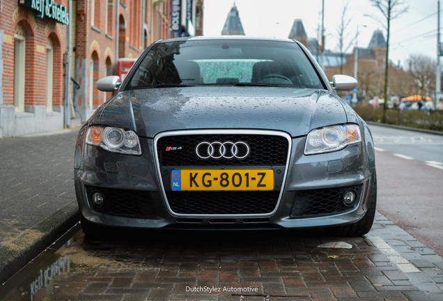 Audi RS4 Sedan