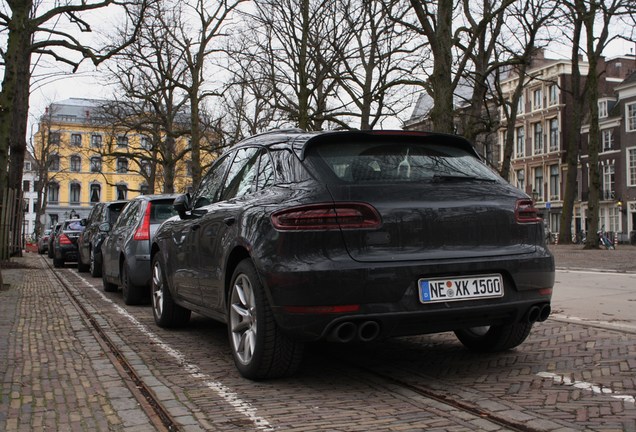 Porsche 95B Macan GTS