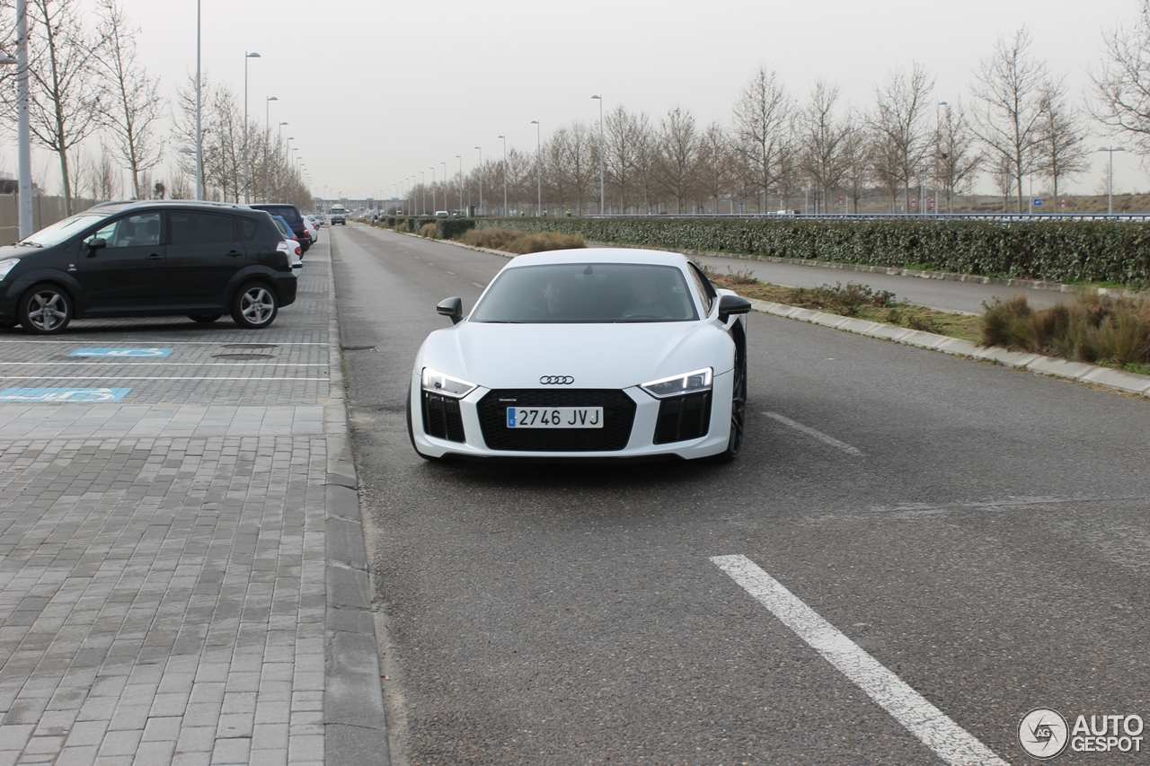 Audi R8 V10 Plus 2015