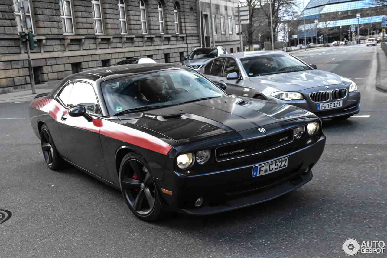 Dodge Challenger SRT-8