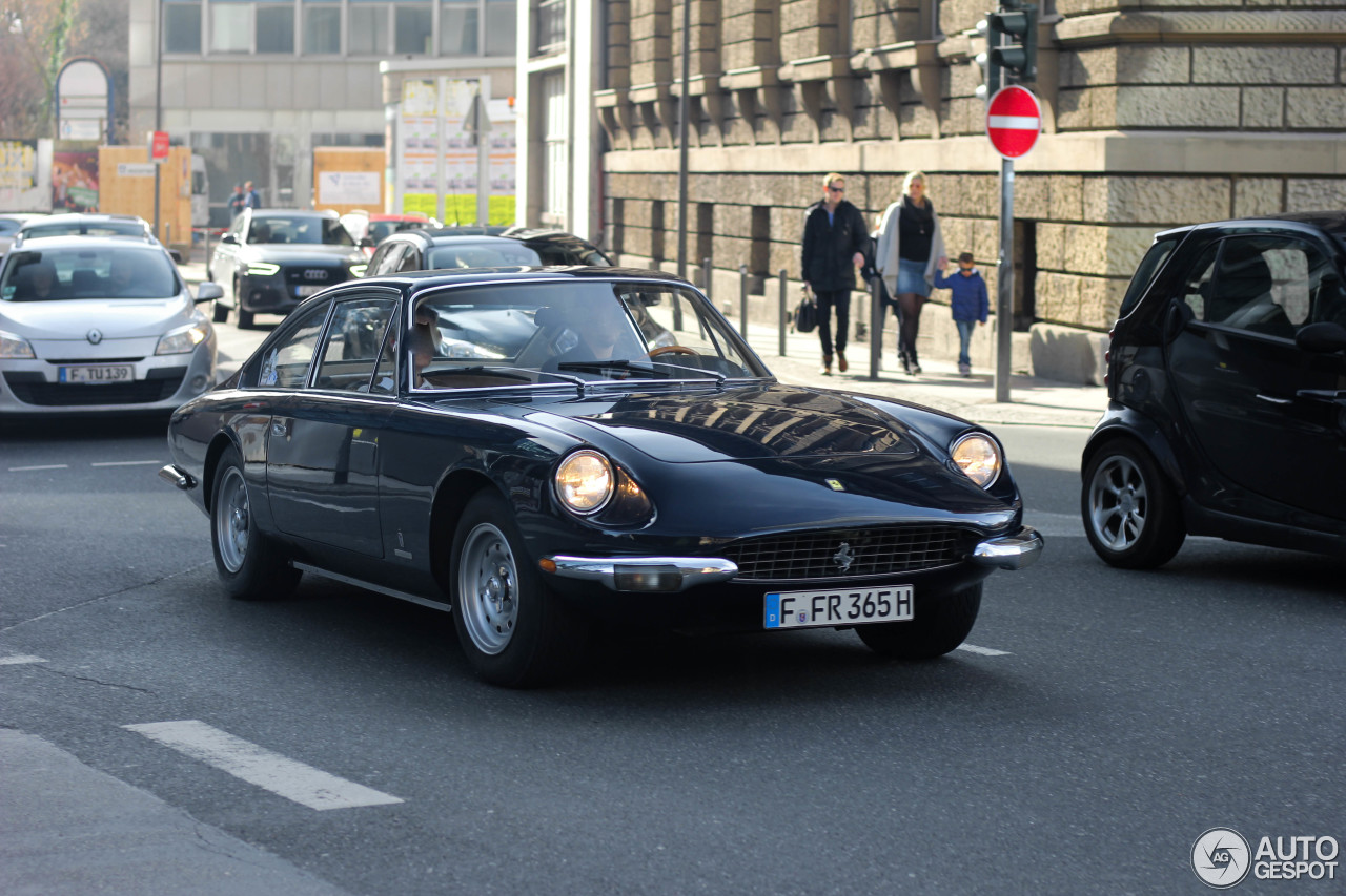 Ferrari 365 GT 2+2