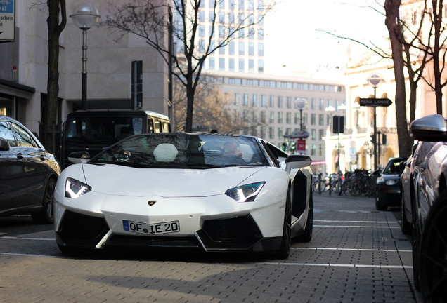 Lamborghini Aventador LP700-4 Roadster