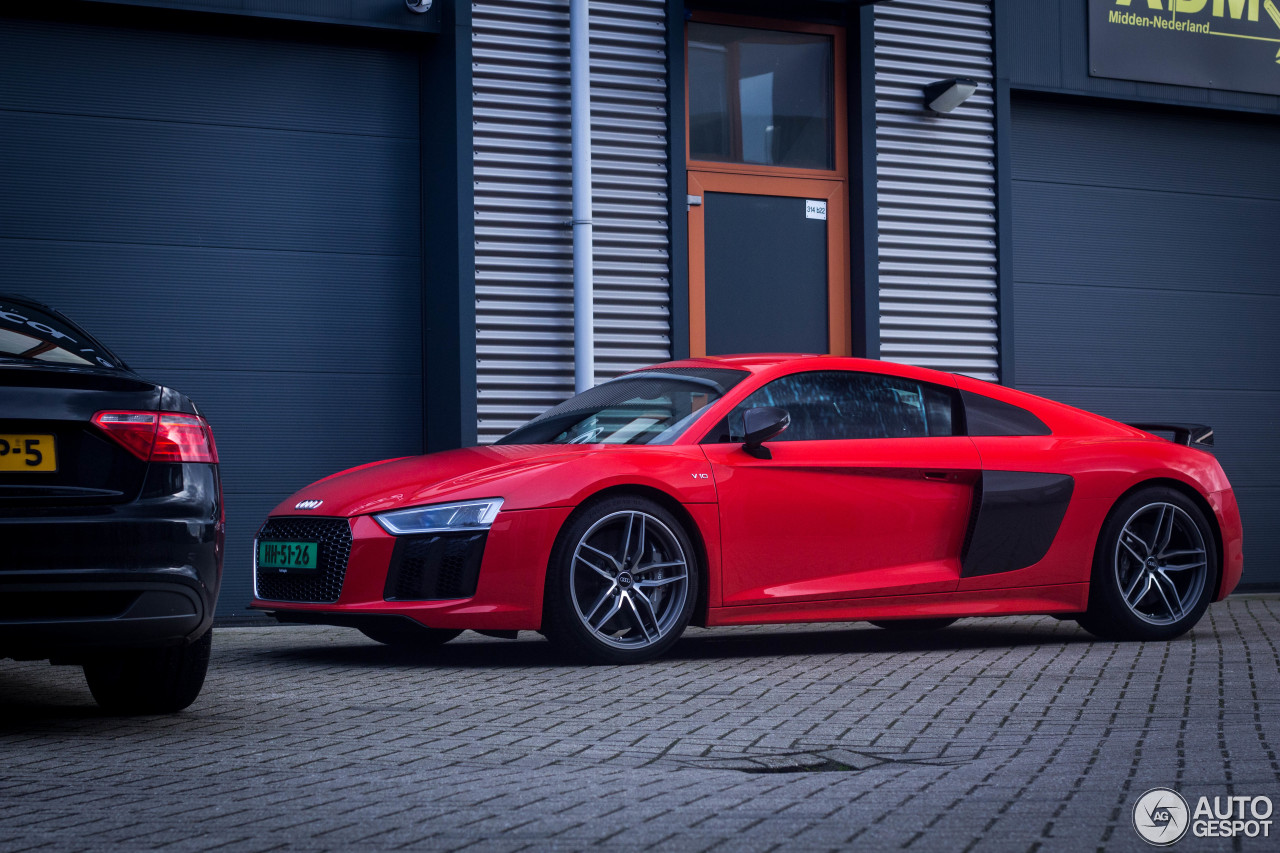 Audi R8 V10 Plus 2015