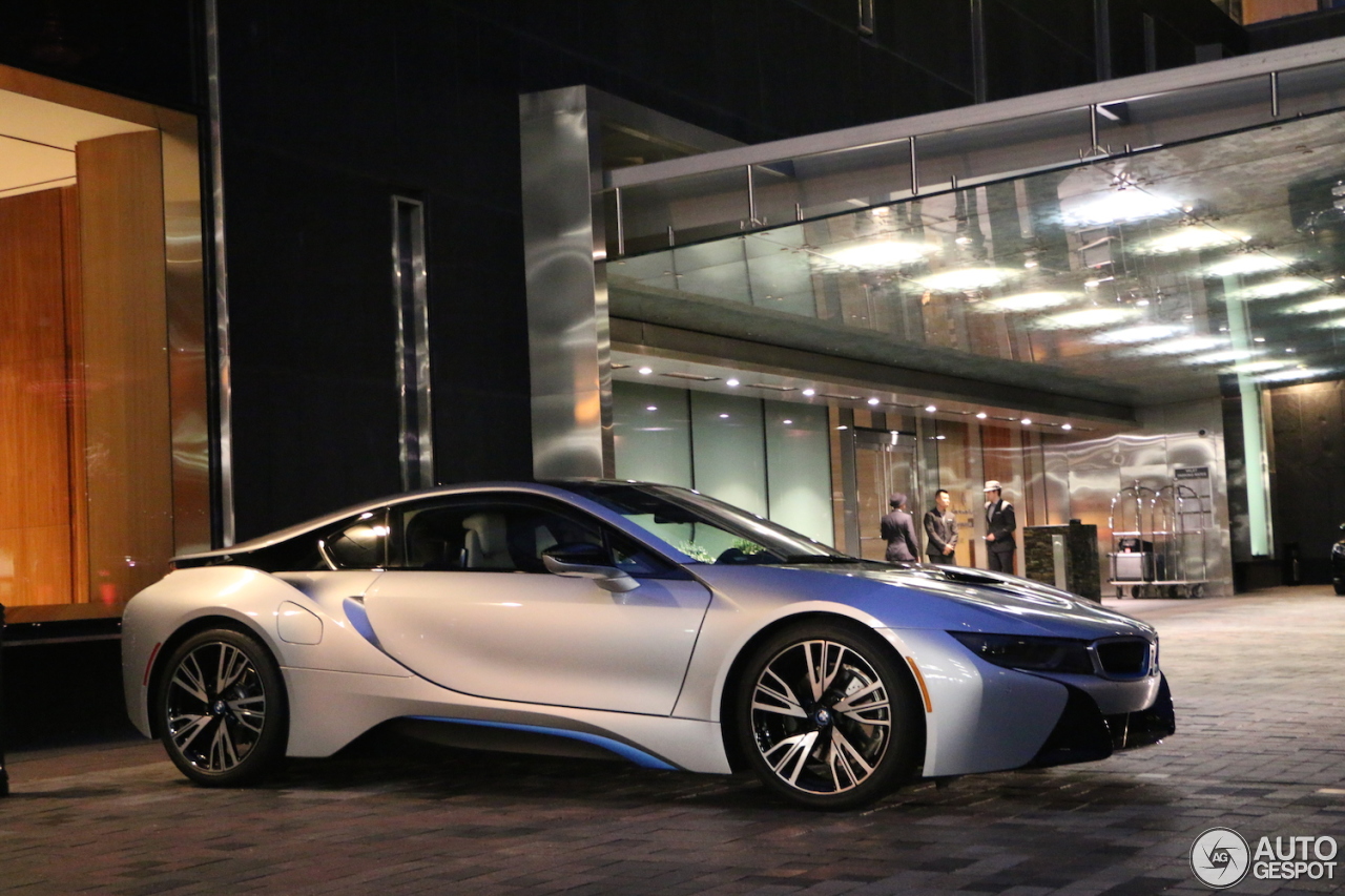 BMW i8