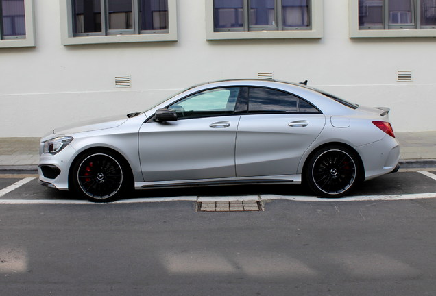 Mercedes-Benz CLA 45 AMG C117