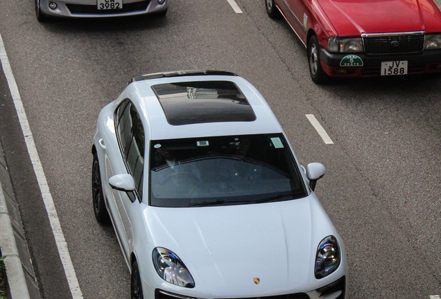 Porsche 95B Macan GTS