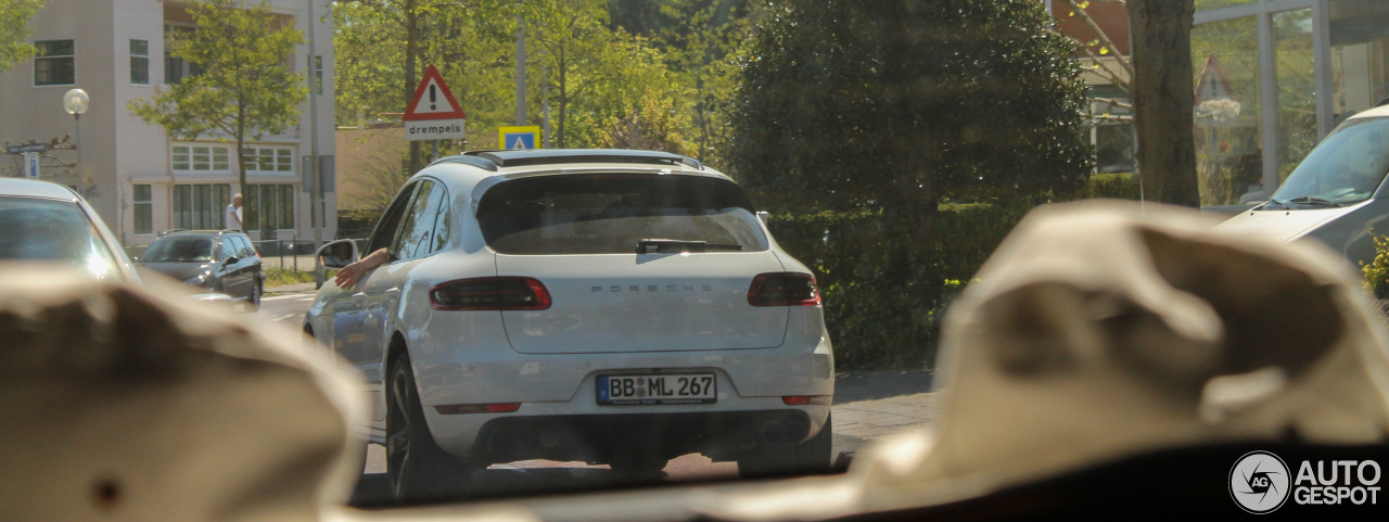 Porsche 95B Macan Turbo