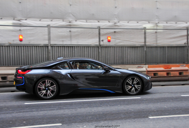 BMW i8