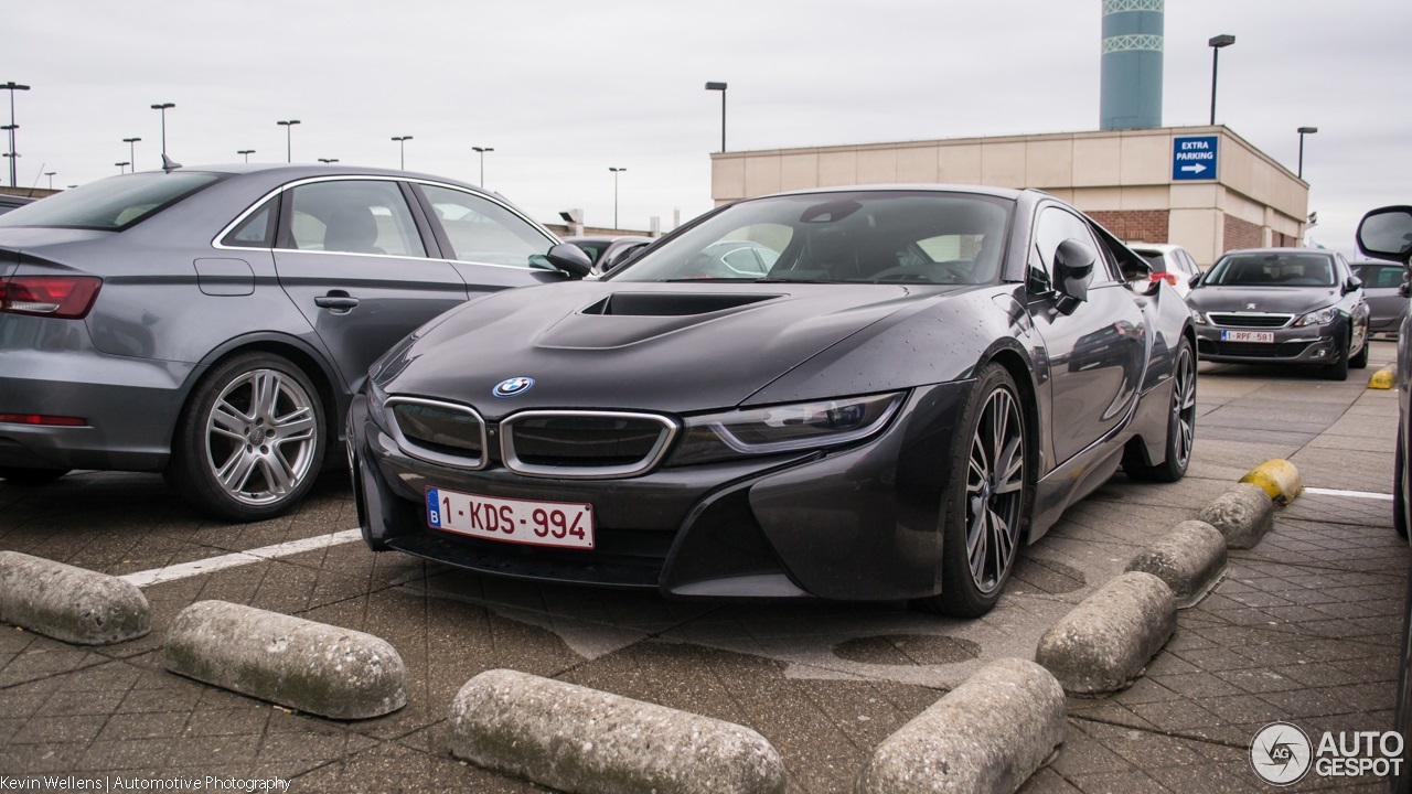 BMW i8