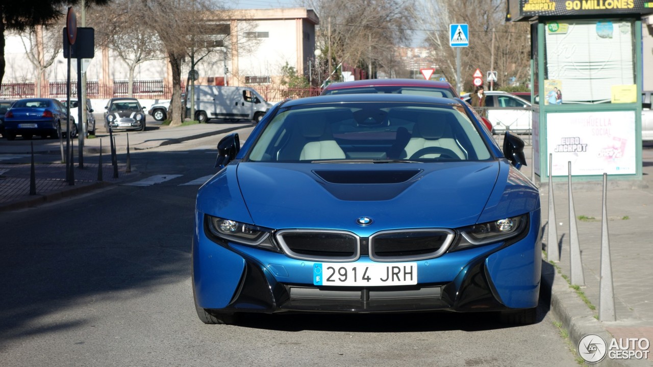 BMW i8