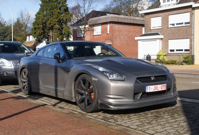 Nissan GT-R