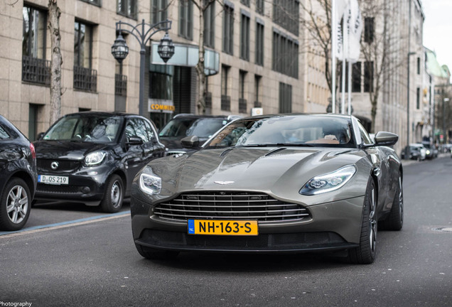 Aston Martin DB11