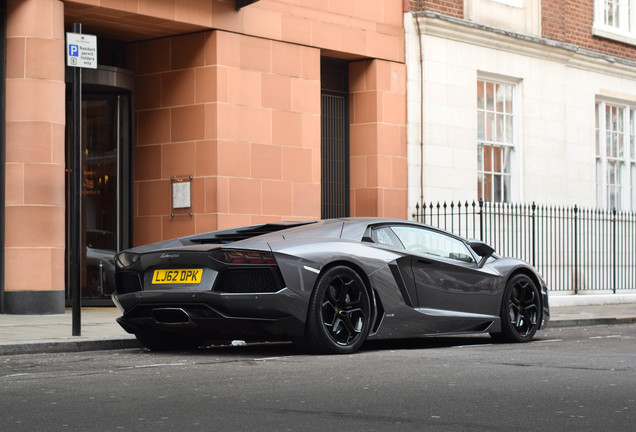 Lamborghini Aventador LP700-4