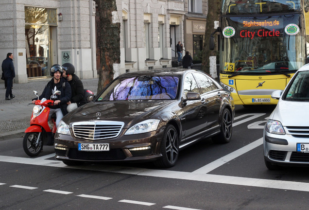 Mercedes-Benz S 63 AMG W221 2011