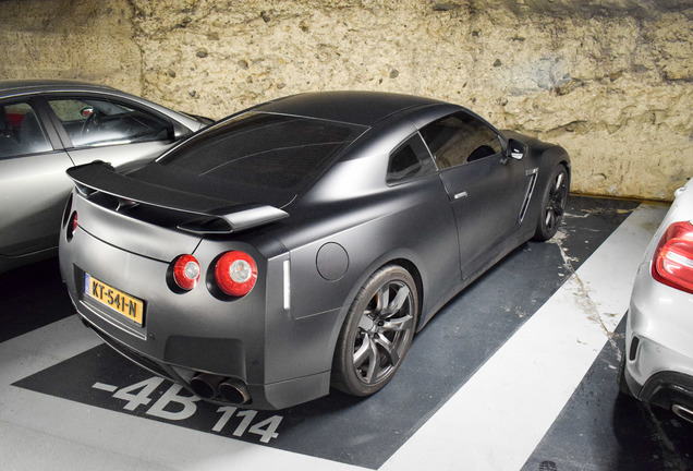 Nissan GT-R