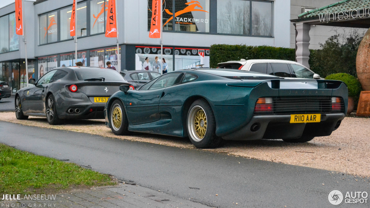 Jaguar XJ220