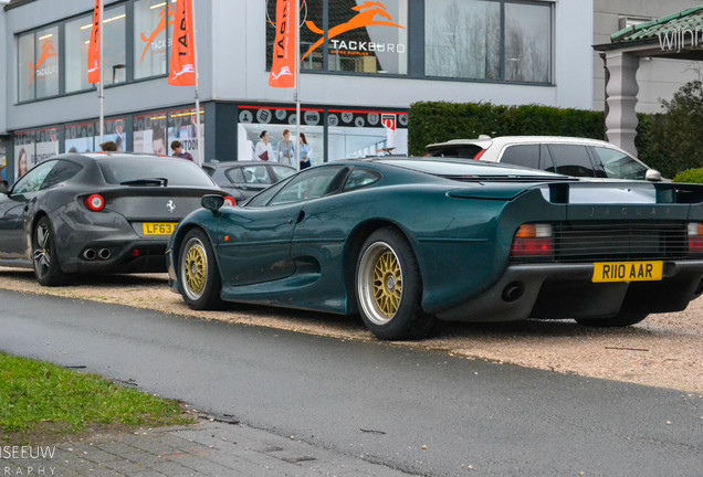 Jaguar XJ220