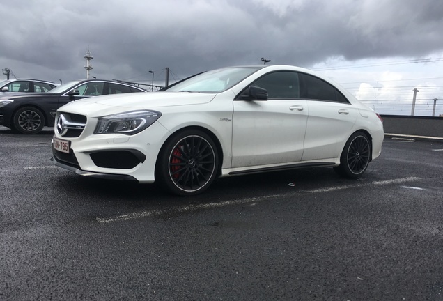 Mercedes-Benz CLA 45 AMG C117