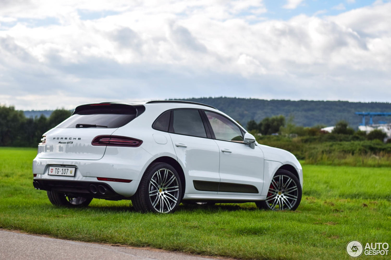 Porsche 95B Macan GTS