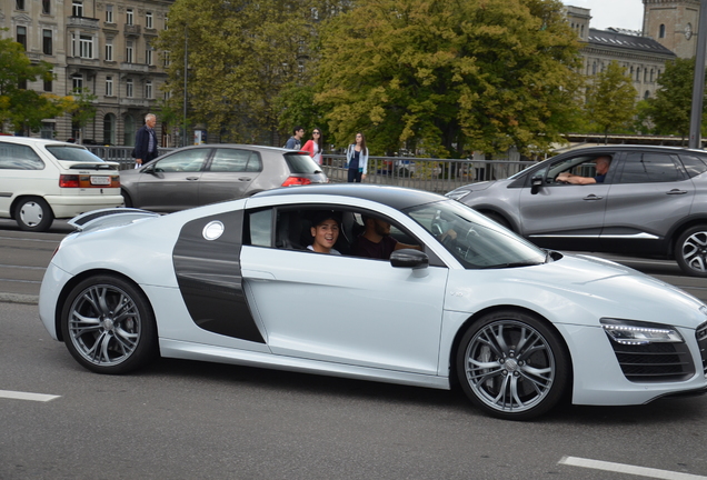 Audi R8 V10 Plus 2013