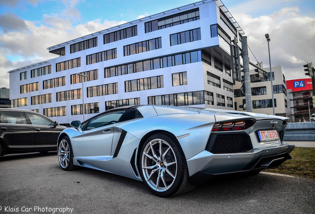 Lamborghini Aventador LP700-4 Roadster