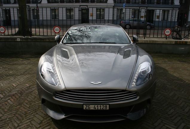 Aston Martin Vanquish 2013