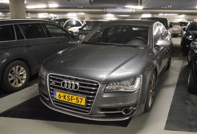 Audi S8 D4