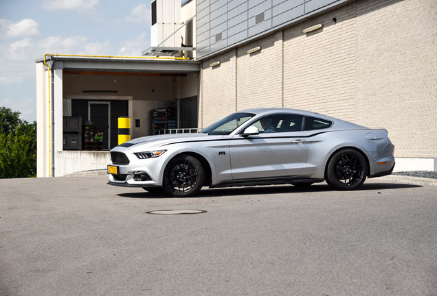 Ford Mustang RTR 2015