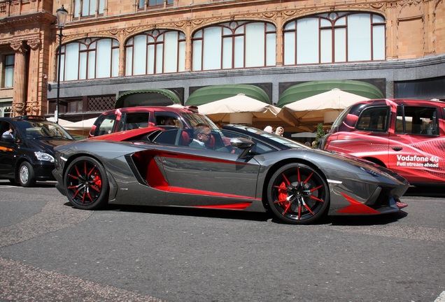 Lamborghini Aventador LP700-4 Roadster