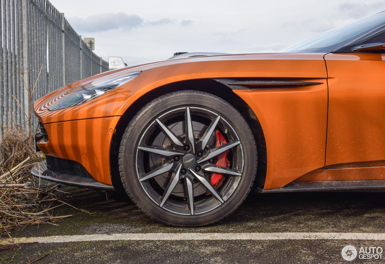 Aston Martin DB11