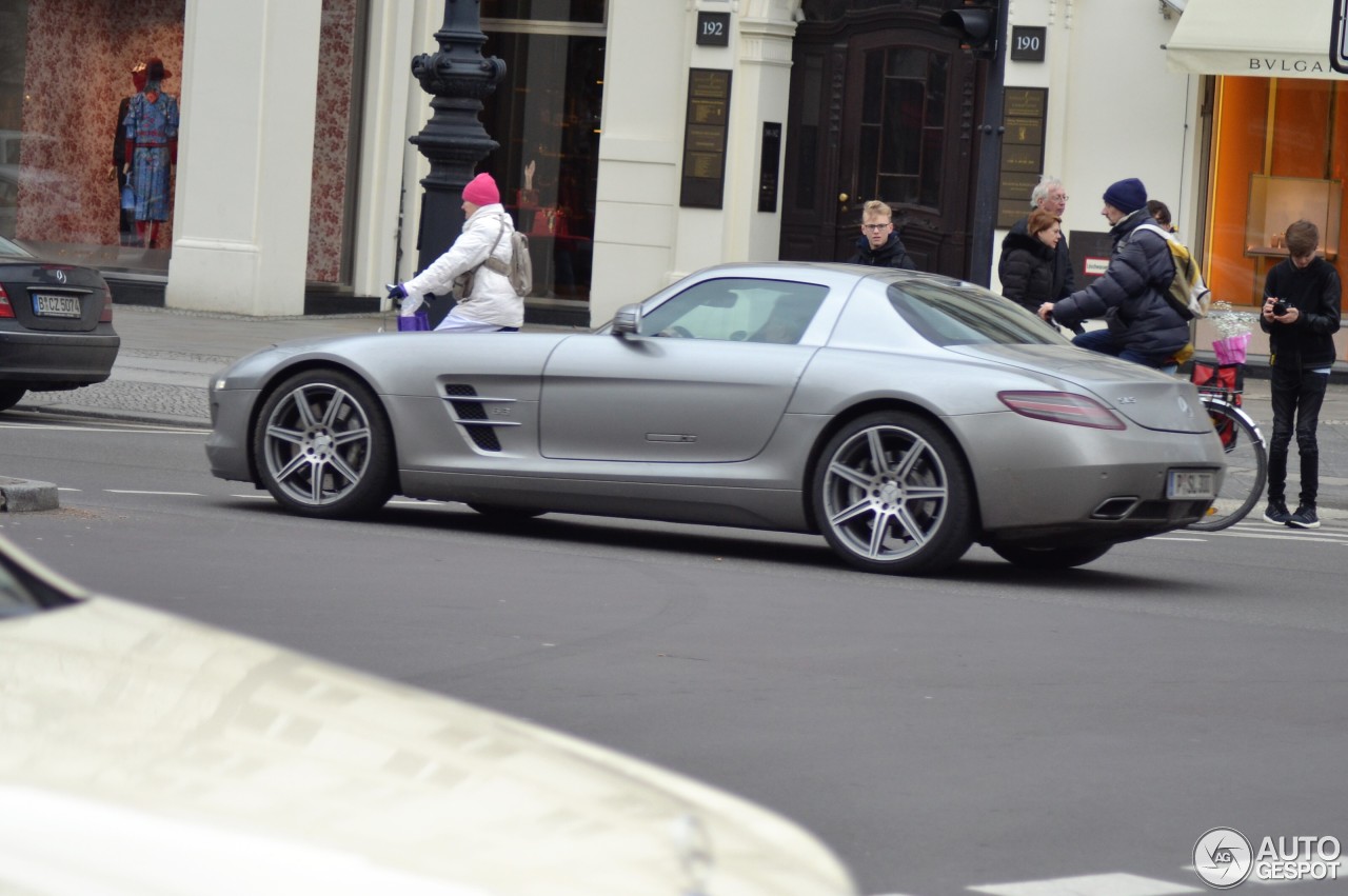 Mercedes-Benz SLS AMG