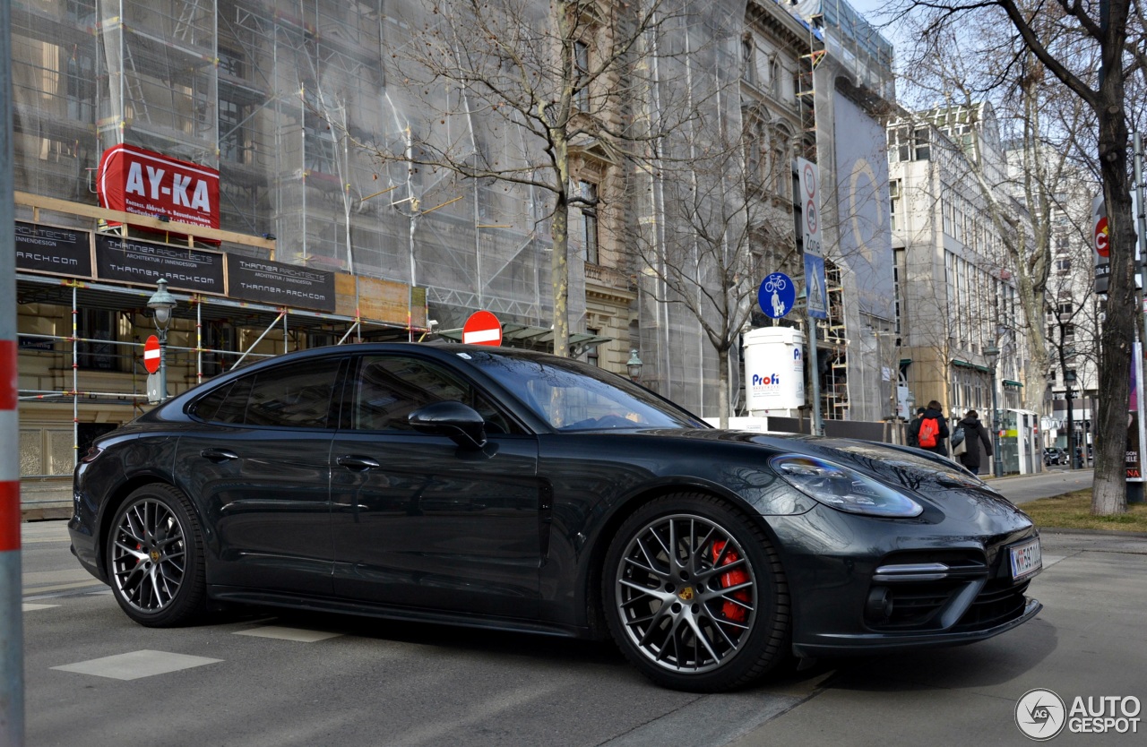 Porsche 971 Panamera Turbo