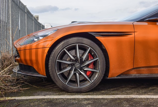 Aston Martin DB11