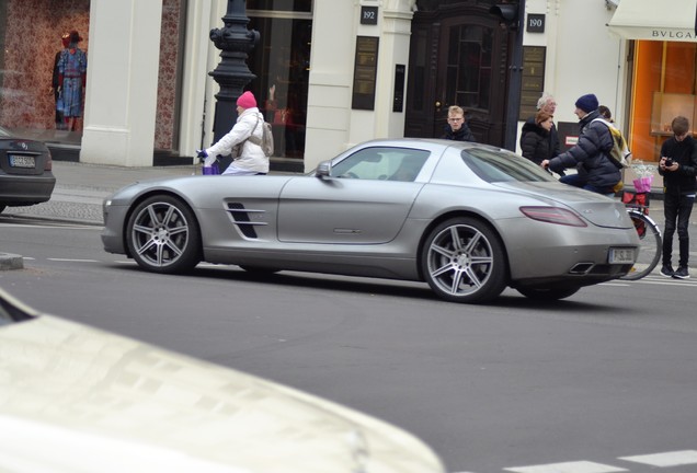 Mercedes-Benz SLS AMG