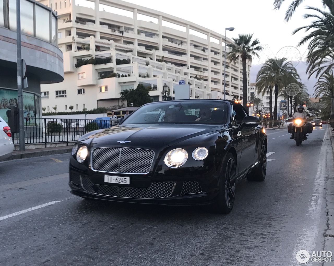 Bentley Continental GTC 2012