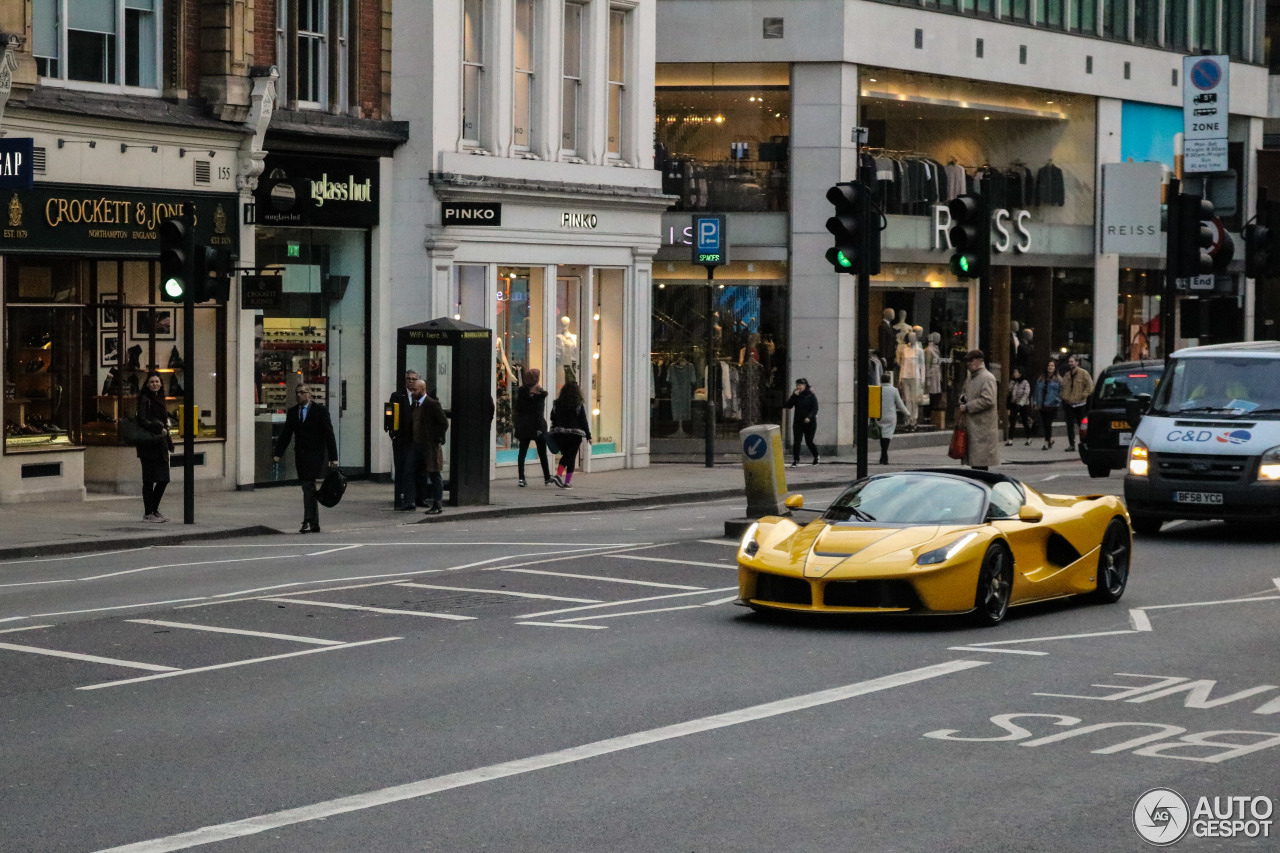 Ferrari LaFerrari Aperta