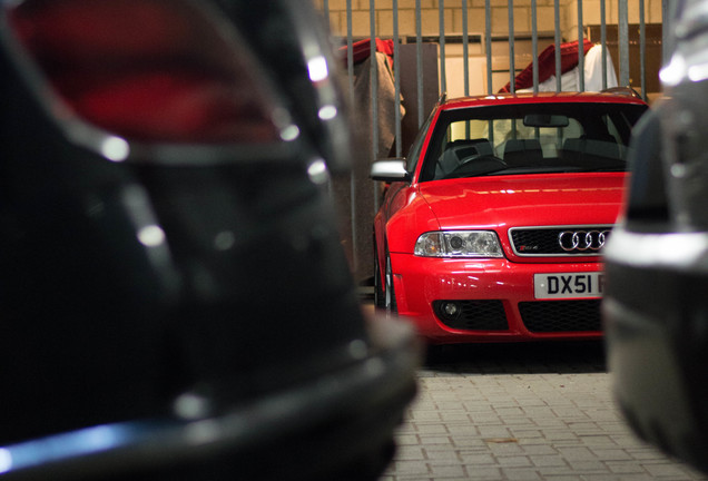 Audi RS4 Avant B5