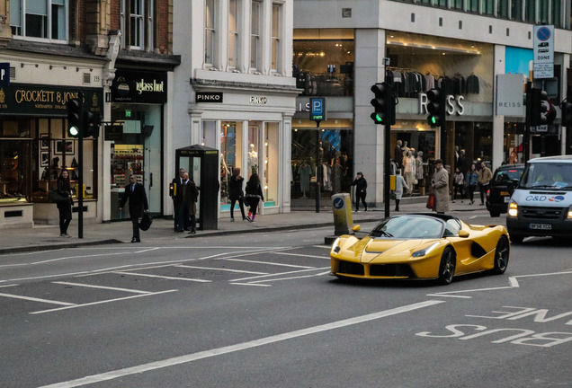 Ferrari LaFerrari Aperta