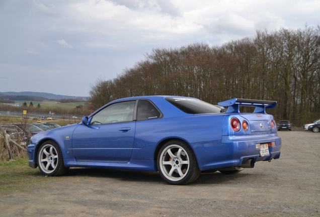 Nissan Skyline R34 GT-R