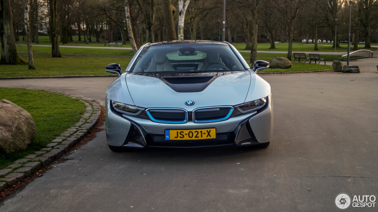 BMW i8