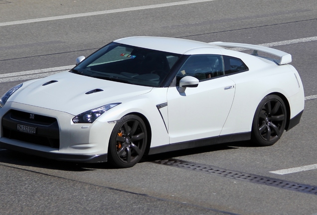 Nissan GT-R