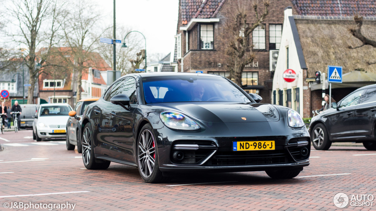 Porsche 971 Panamera Turbo