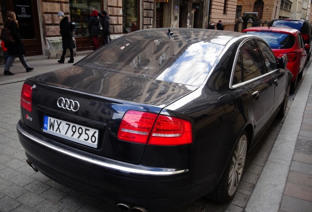 Audi S8 D3