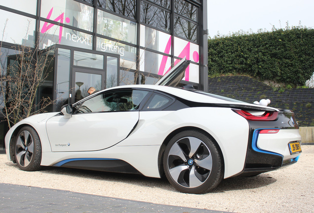 BMW i8